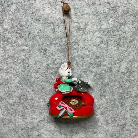 VTG 1996 Lustre Fame Christmas Ornament - Girl Mouse on Telephone w/ Typewriter - Picture 2 of 7